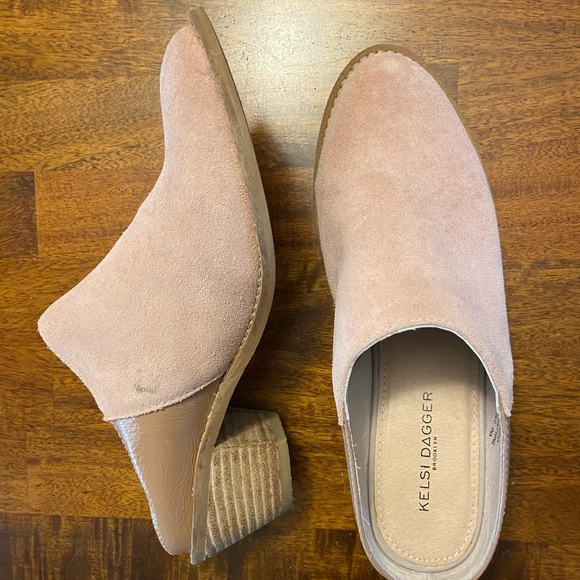 Kelsi Dagger Shoes - Kelsi Dagger Pink Blush Suede Mule Heel Clogs 7.5